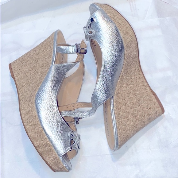 ANTONIO MELANI Shoes - Antonio Melani women’s leather metallic wedges New